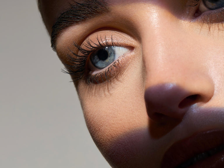 3 étapes pour des cils et des sourcils au top pour les fêtes de fin d'année
