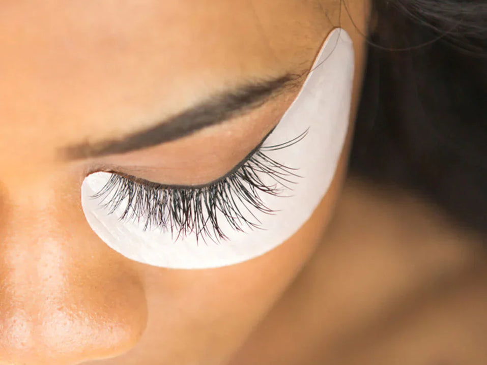 FAUX CILS ET EXTENSIONS DE CILS : CE QU’IL FAUT SAVOIR