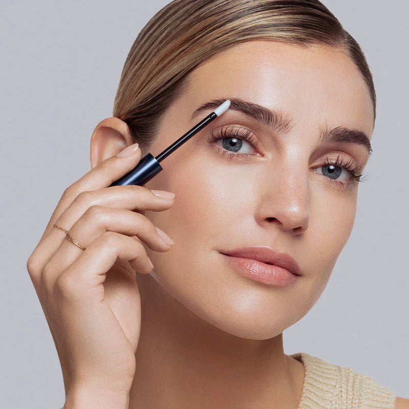 Ce Que Fait Notre Sérum Revitalisant Pour Sourcils