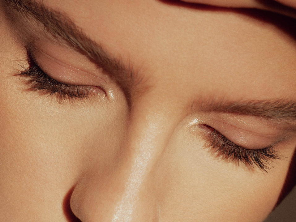 POURQUOI VOS SOURCILS S'AFFINENT-ILS ? LE GUIDE ULTIME