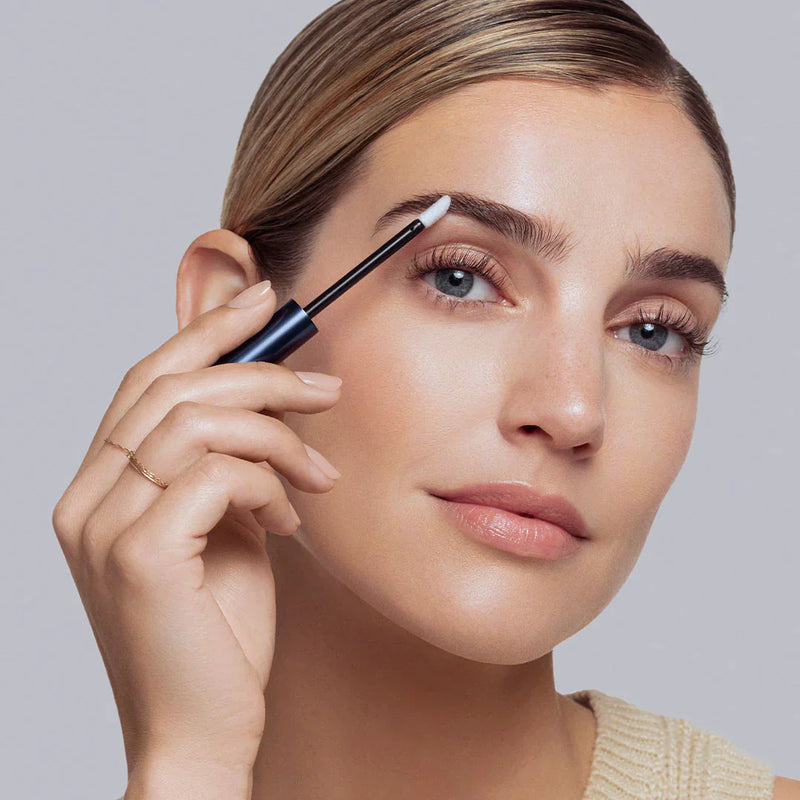 QUELLES SONT LES ACTIONS DE NOTRE SÉRUM POUR SOURCILS ET POURQUOI EN AVEZ-VOUS BESOIN ?