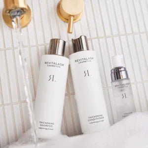 ADOPTEZ UNE ROUTINE CAPILLAIRE SIMPLE POUR PLUS DE VOLUME !