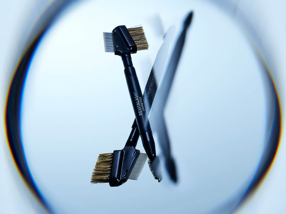 L'accessoire ultime pour les cils et les sourcils :  3 utilisations, 1 produit incontournable