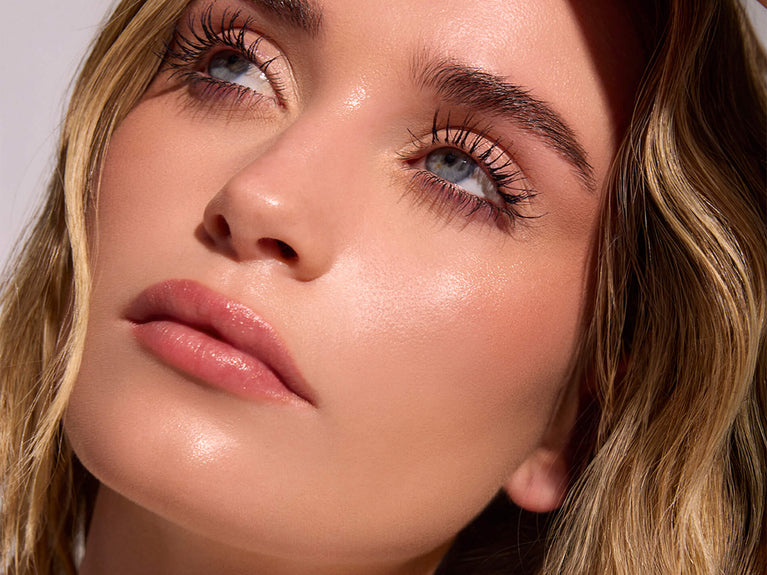 Vous voulez amplifier vos cils naturels ? Essayez le Mascara Tubing